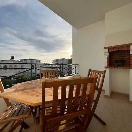 Falésia C/ Piscina *